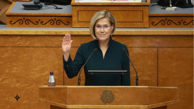 Юлле Мадізе склала присягу й офіційно стала президенткою Естонії