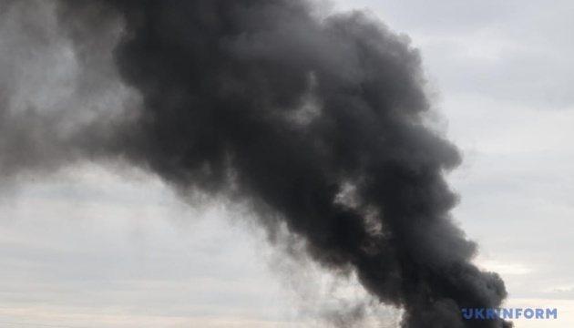 Атака дронів на Київщину: у Боярці пошкоджено промисловий склад, у Новосілках — приватне підприємство