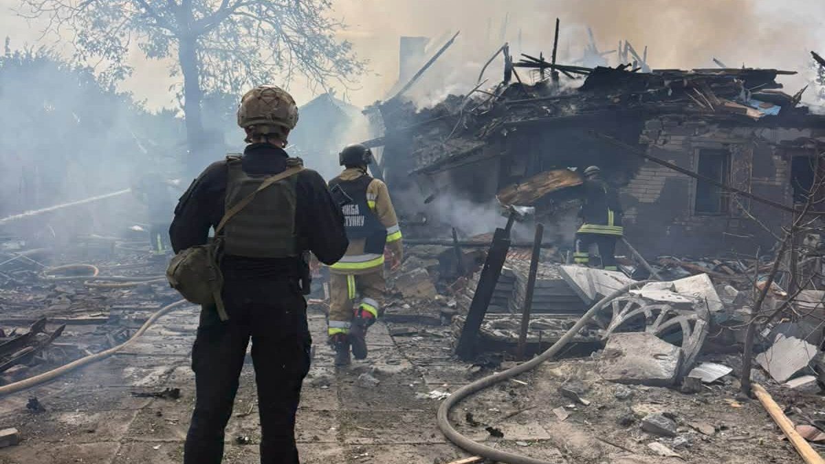 Росіяни вдарили по Слов'янську з «Смерча»: загинув цивільний, ще один поранений