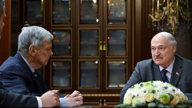 Спецпосланець Трампа налагодив контакт із Лукашенком за допомогою жартів і горілки