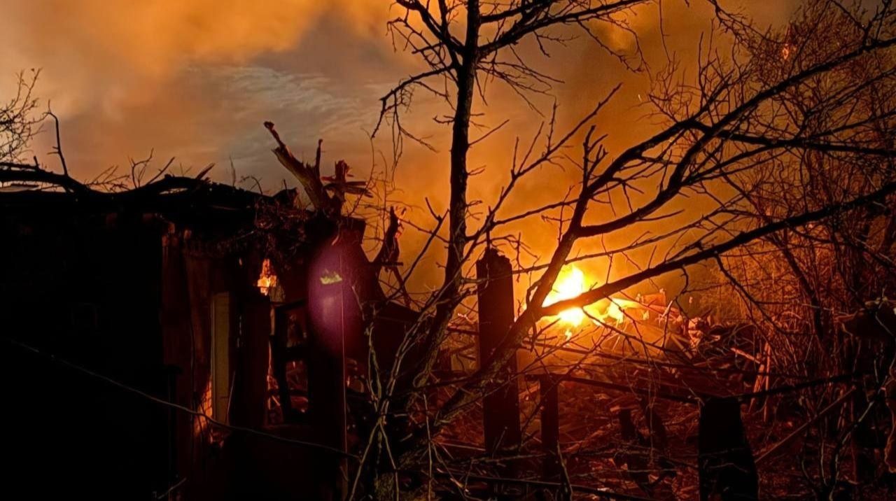Окупанти вдарили вісьмома КАБами по Сумах: троє поранених, пошкоджено близько 15 будинків