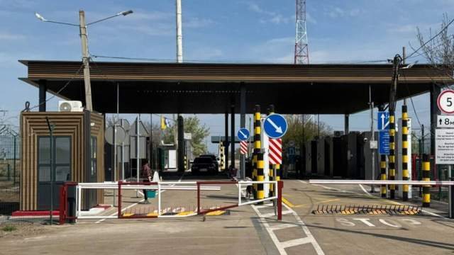 Україна веде переговори про перенесення пунктів пропуску на територію сусідніх країн