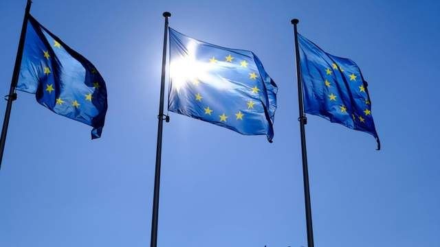 Єврокомісія відреагувала на ідею саміту Путіна, Трампа і Сі